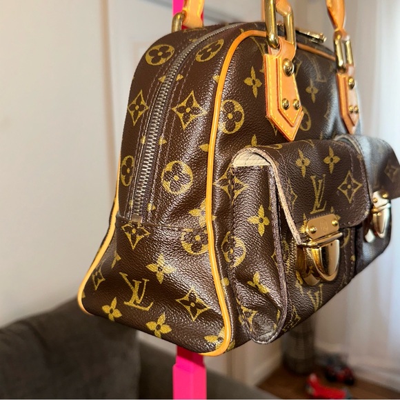 Louis Vuitton Classic Monogram Manhattan PM Handbag - Picture 3 of 7